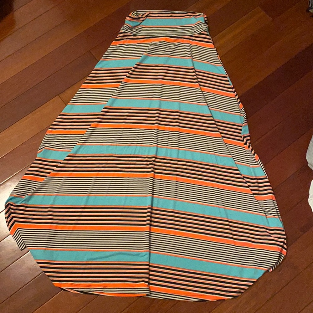 Gilli ladies maxi skirt size Medium